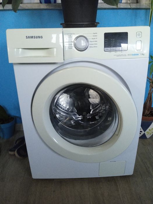 Máquina de lavar roupa Samsung