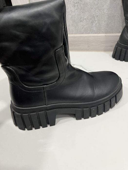 Продам ботфорди нові