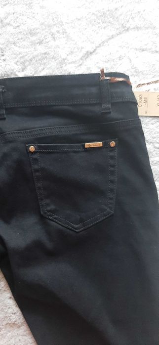 Sprzedam.spodnie nowe z metką XL/42