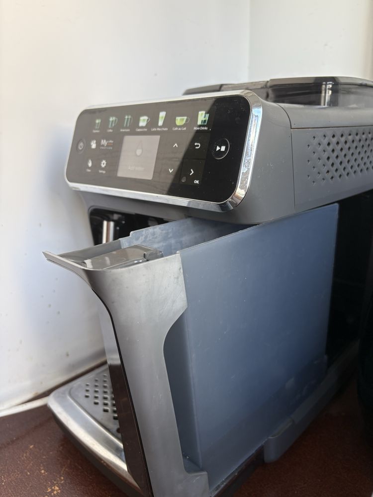 Máquina Café Philips LateGo EP544x