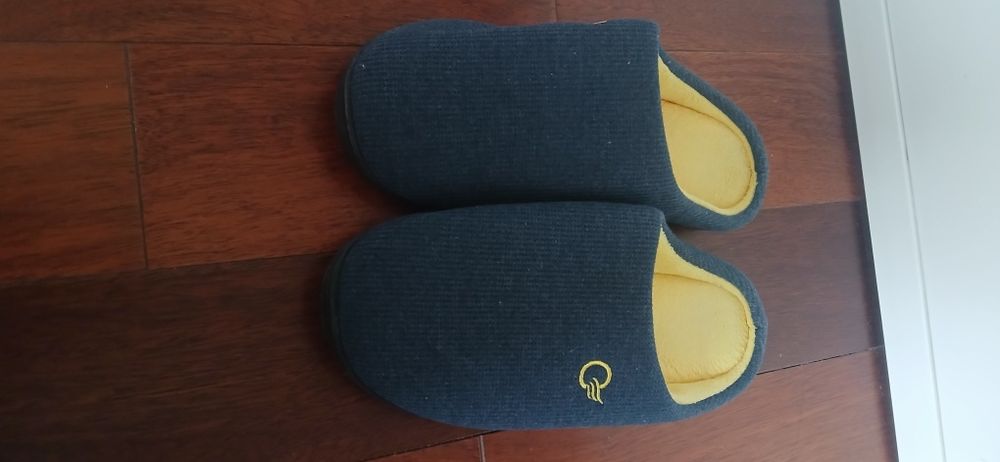 Nowe ciepłe męskie kapcie r. 44-45