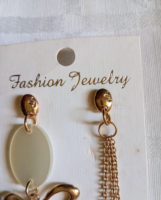 Brincos vintage marca Nuance antigos com banho de ouro de 18k.