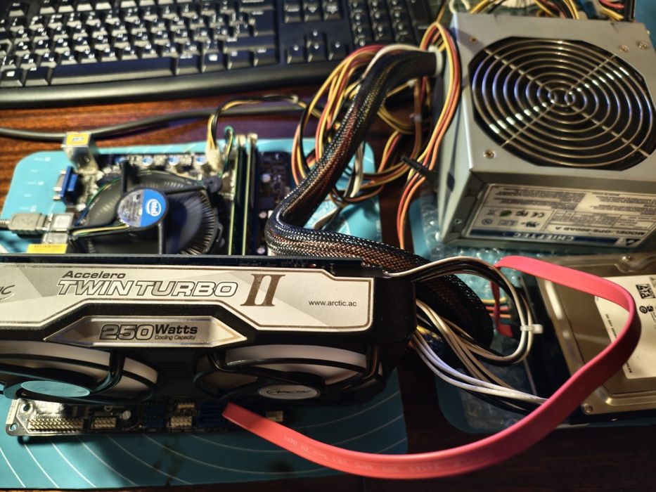Продам комплект ASRock H61M-VS+Intel i5 2310+8Гб+GTX 460+БП+SSD.
