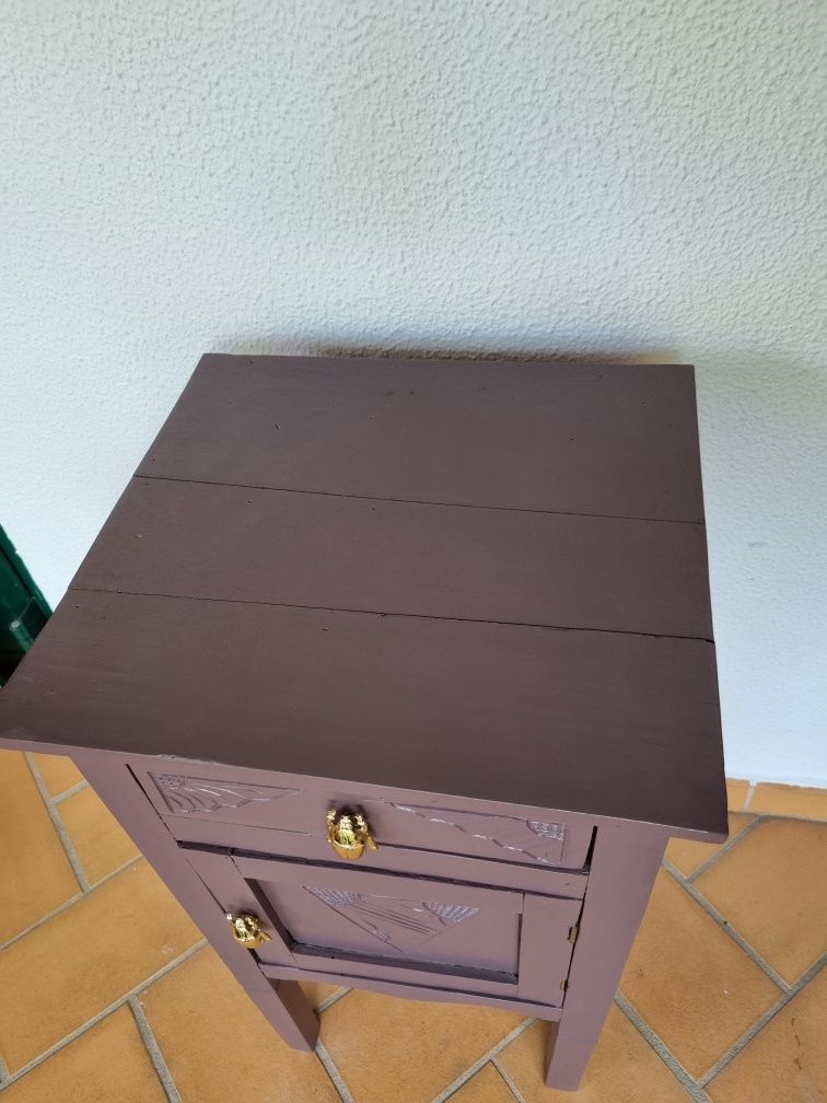 Mesa cabeceira restaurada