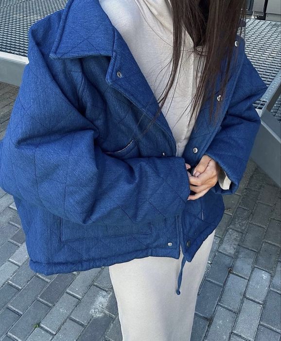 Стильний та теплий бомбер з деніму