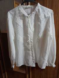 Блузка белая с кружевом
