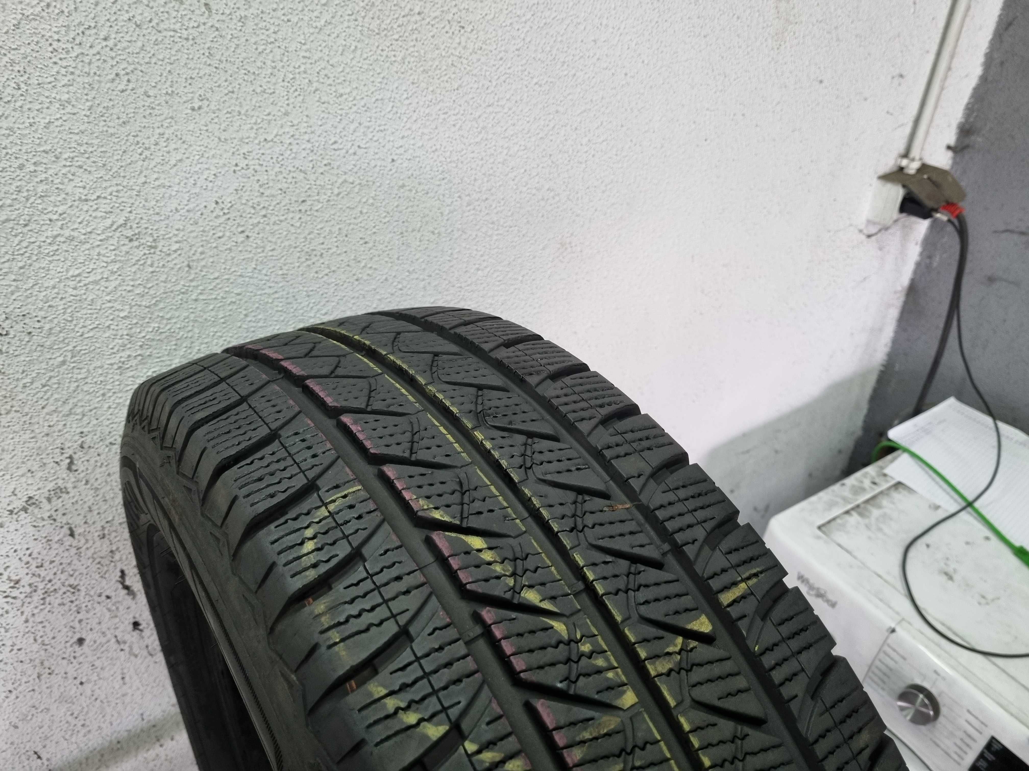 235/65/16C 115/113S Goodyear Vector 4seasons Cargo D.2924