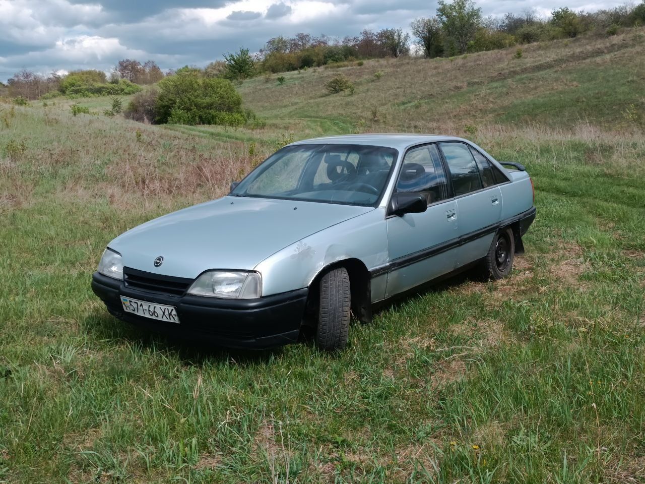 Opel Omega A 2.0