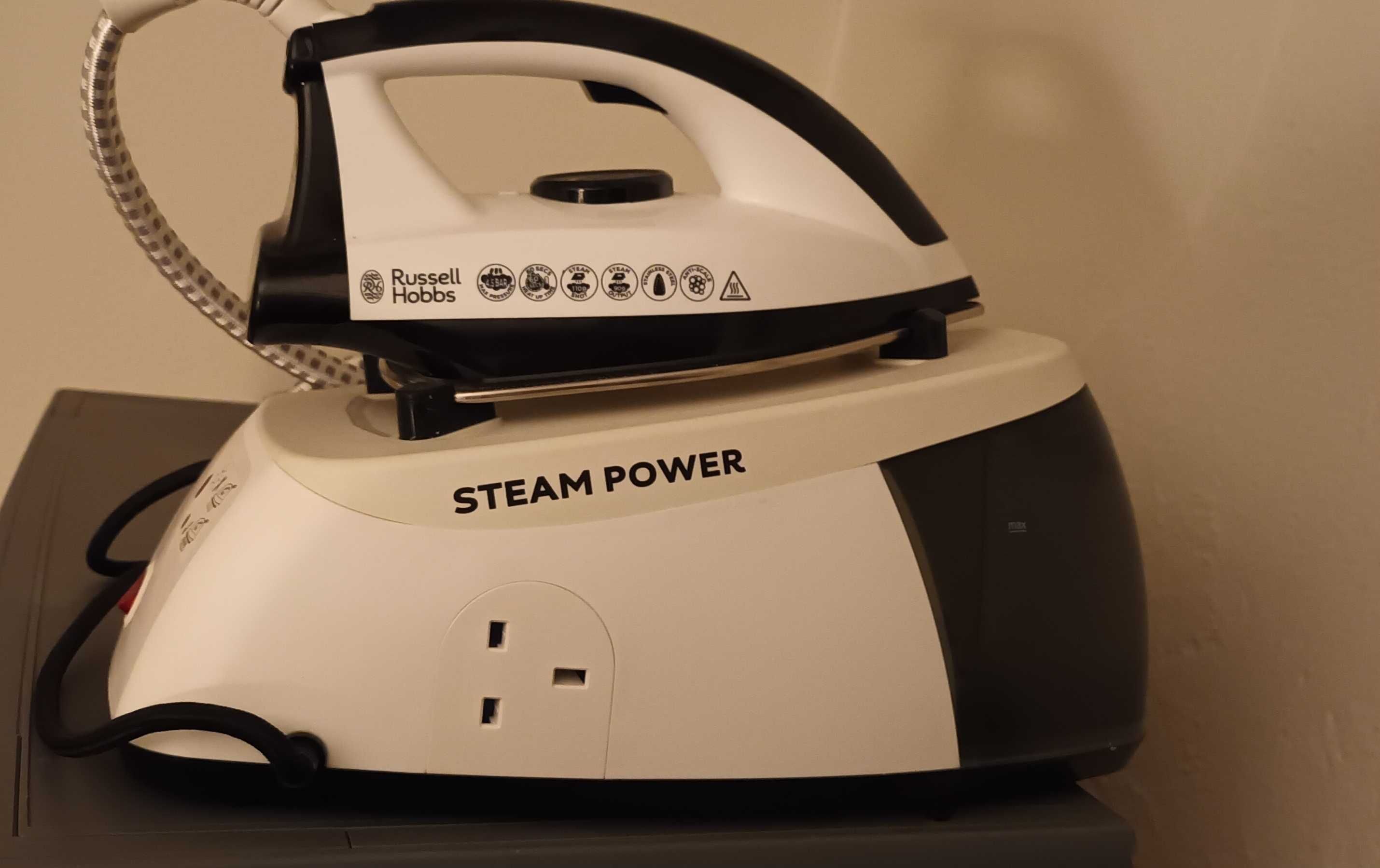 Stacja parowa Russell Hobbs Steam Power Black 2400 W