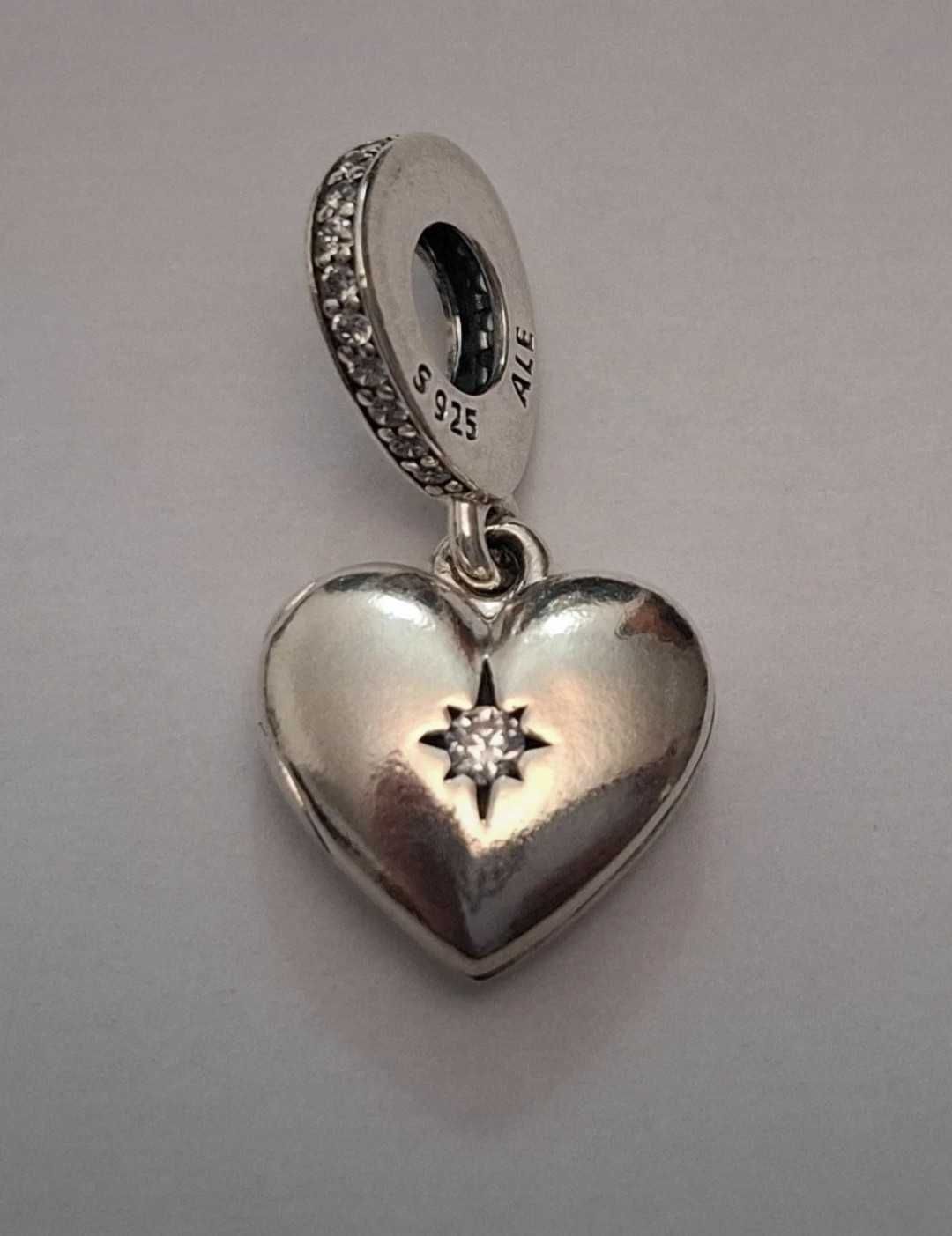 Colar Pendente: Coração que abre "Always be in my Heart"
