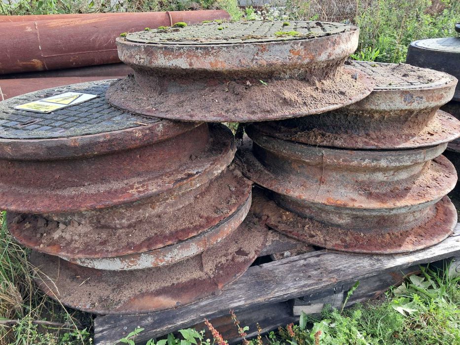 Właz, pokrywa żeliwna kanalizacyjna 25t