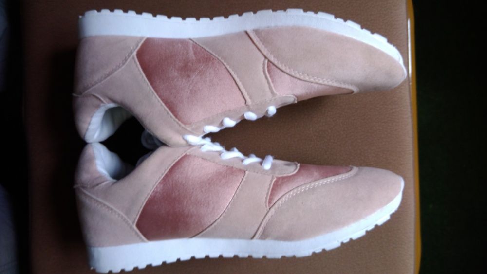 Ténis casual, 39 e 40, senhora, novos.