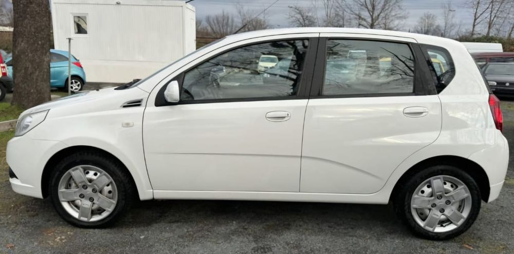 Ляда Shevrolet AVEO в зборі 2010 рік шевроле авео хетчбек