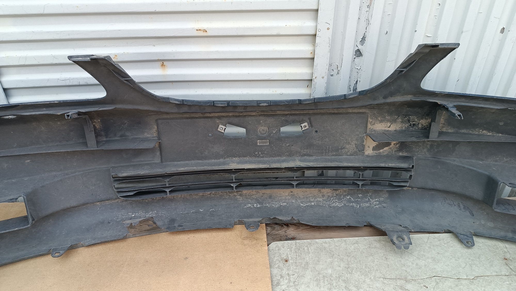 Vendo parachoque de frente Toyota Avensis ano 200/03