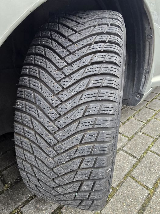 Sprzedam Toyotę Avensis t25