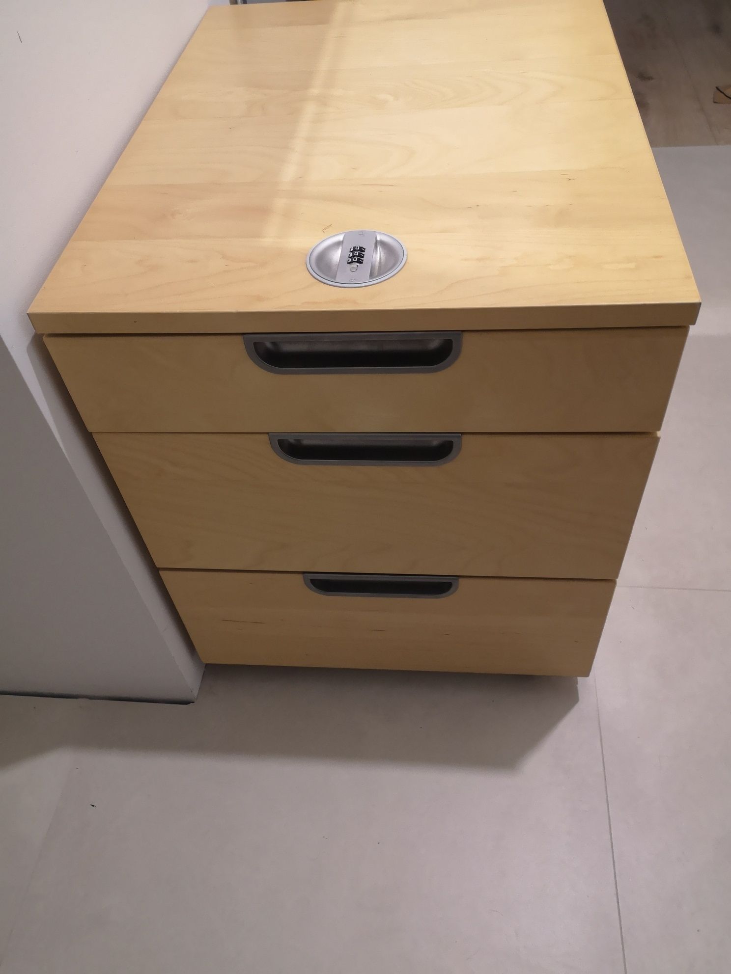 Kontenerek biurowy Ikea Galant na kółkach z szyfrem, komoda, szafka