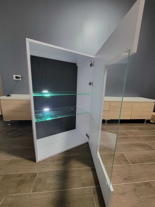 Тумба вітрина з підсвіткою для вітальні або спальні