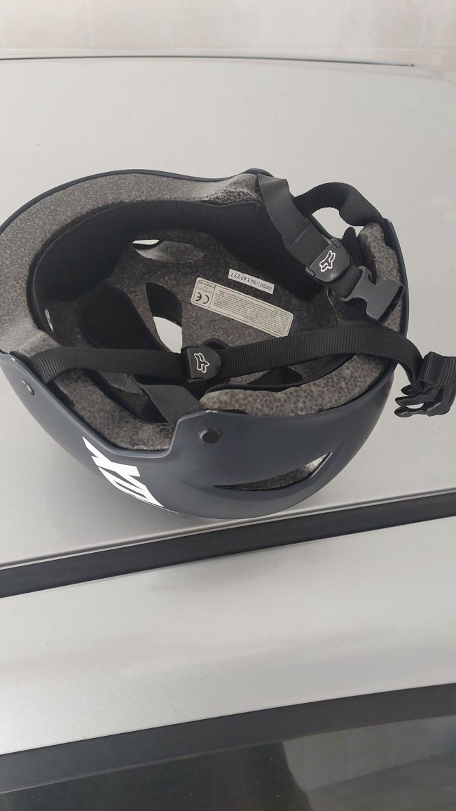Capacete FOX (excelente estado)
