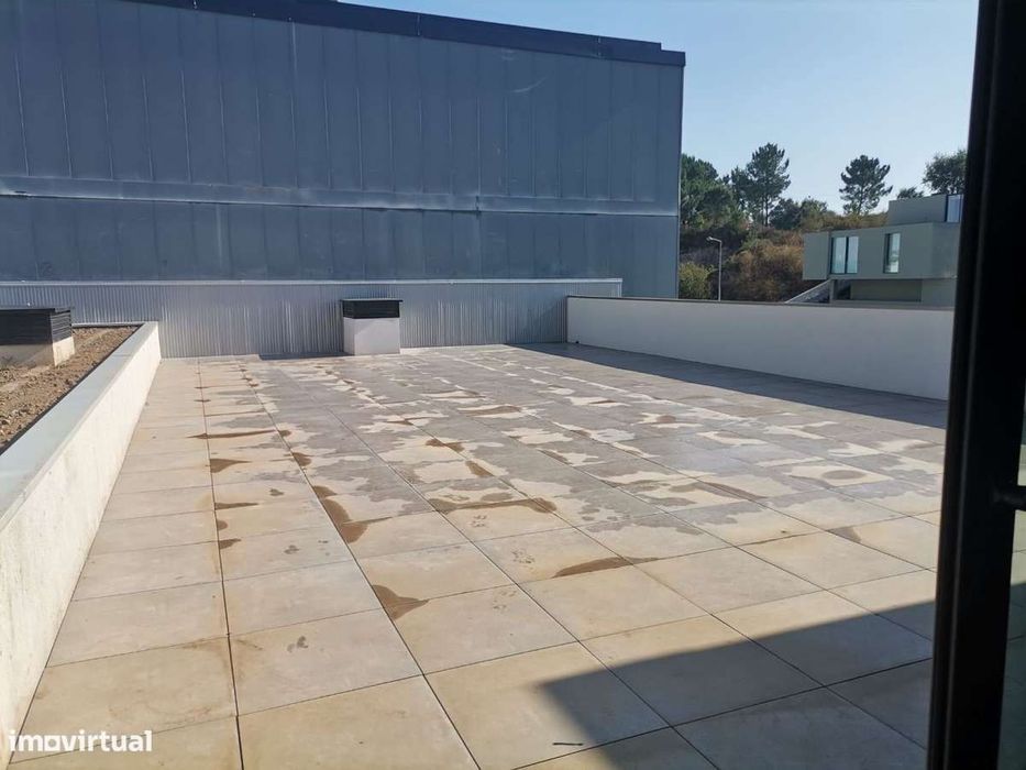 ÚLTIMO PISO com TERRAÇO-Pronto Habitar T3 de Luxo - Vistas desafogadas
