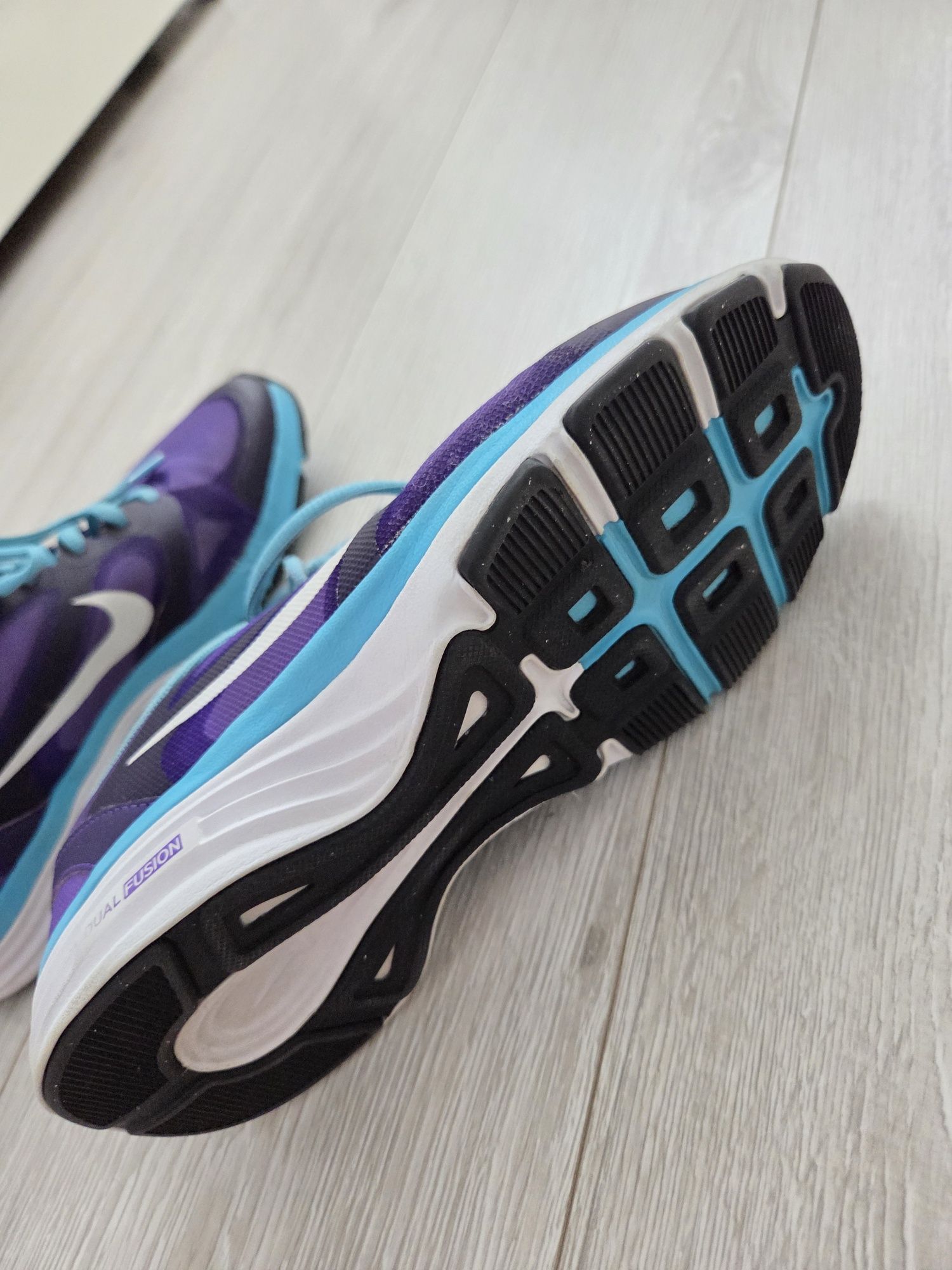 Półbuty sportowe sneakersy Nike wkładka 23,5 cm