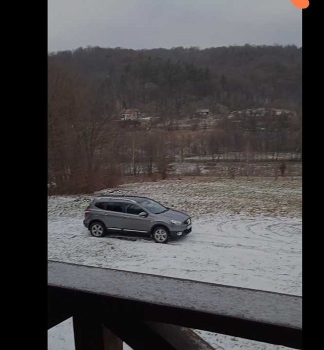 автомобіль Nissan