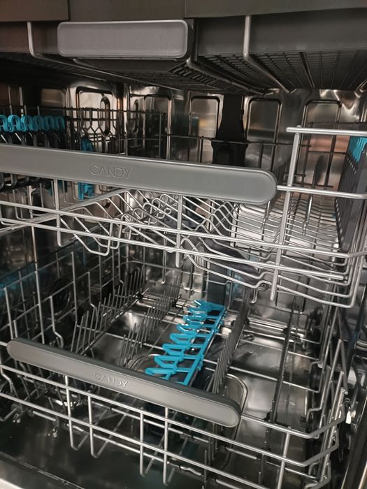 Máquina de lavar loiça de encastrar Candy Rapido