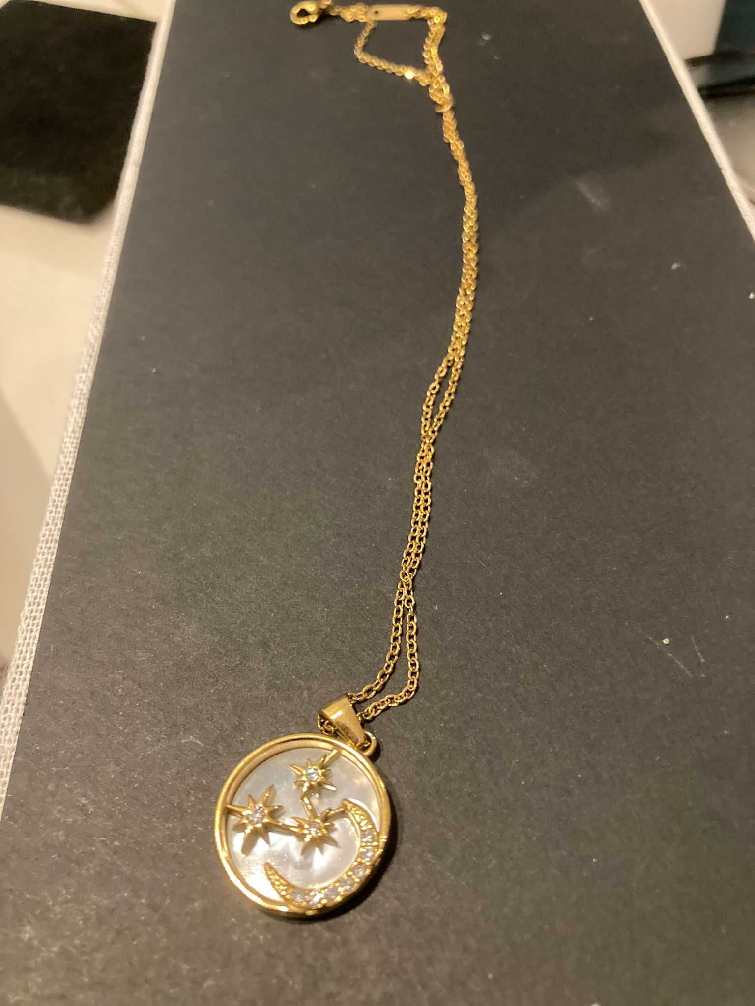 Lunar Harmony da Eelry reflete a serenidade da noite