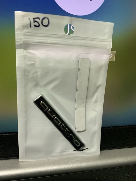 Емблема шильдик audi quattro