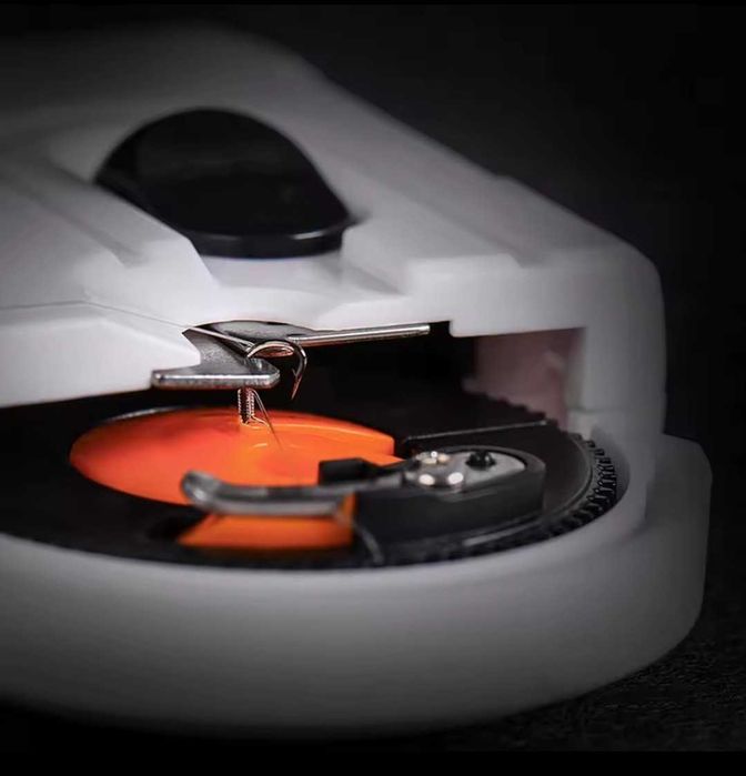 Automatyczna elektryczna wiązarka do haków haczyków wędkarskich.