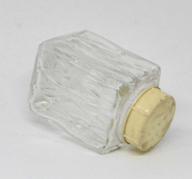 Szklana Solniczka z plastikową zakrętką Sześcian Lata 80. PRL