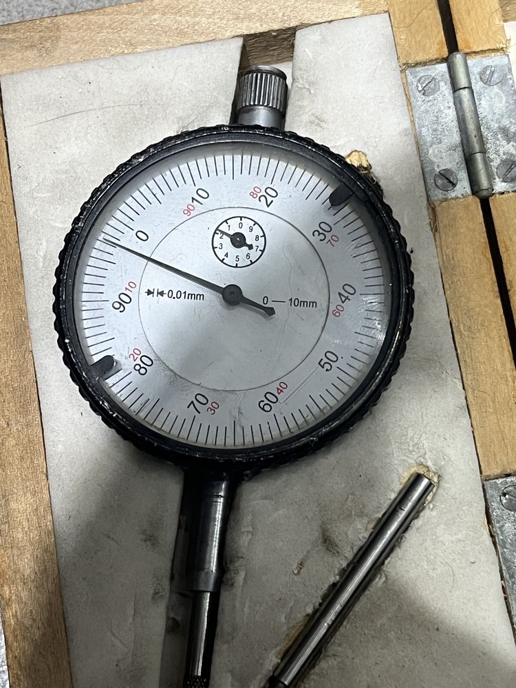Czujnik zegarowy Micron Metrology 0,01 mm | W drewnianym pudełku