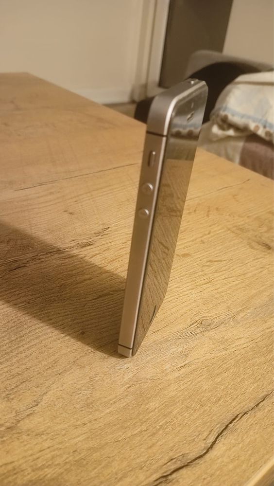 Klasyk iphone se pierwsza generacja 2 sztuki etui gratis szklo