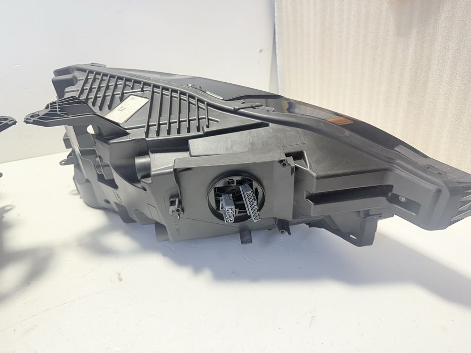 Volvo XC60 2 II lampa lampy przednie Mid led lift komplet