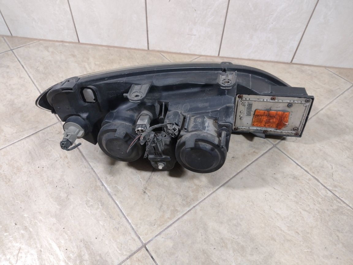 Primera P11 lampa reflektor przód lewy Europa kompletna wysyłka Xenon