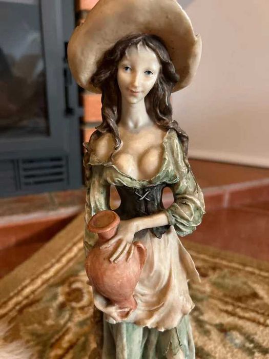 Estatueta marfinite "Donna"