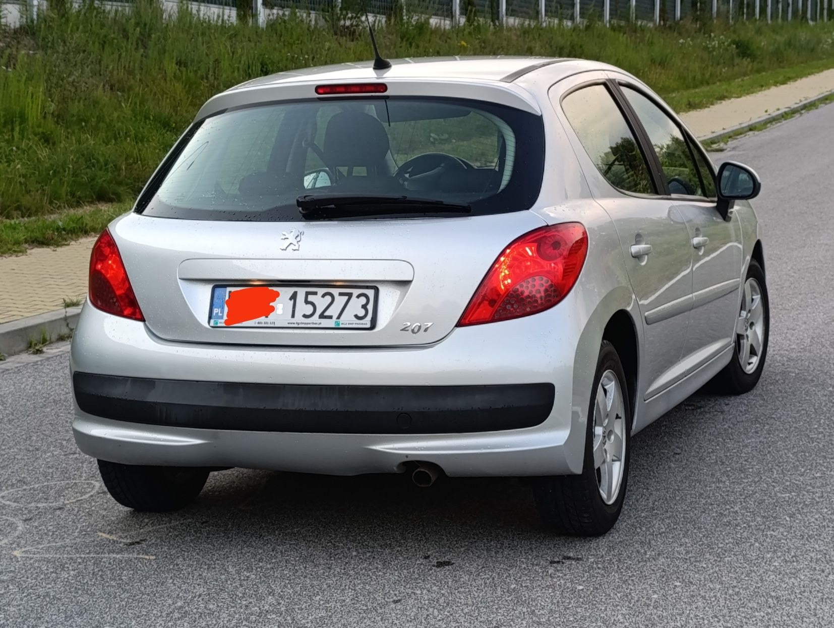 Peugeot 207 z instalacją gazową i sprawną klimą
