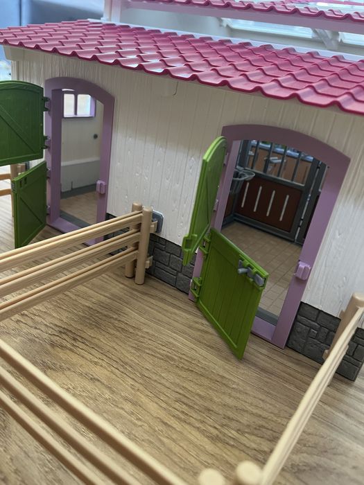 Schleich 42344 stadnina jeździecka