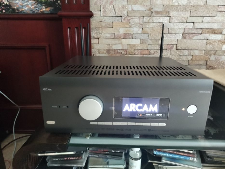 Топовий AV ресивер Arcam AVR 30