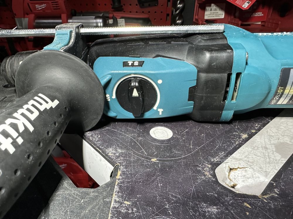 Перфоратор  Makita HR2630T 800W Makita HR 2630 T