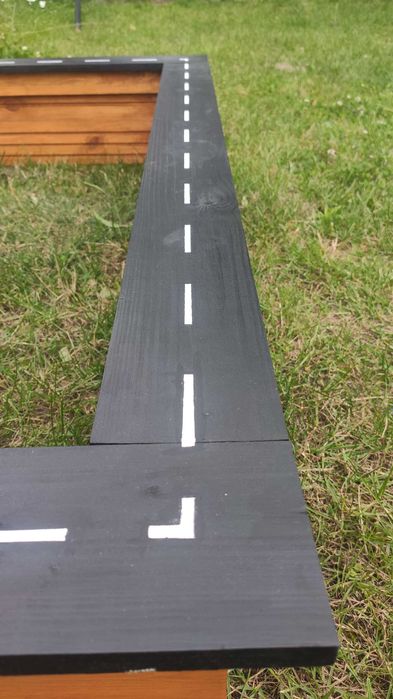 Piaskownica z torem lub zamykana