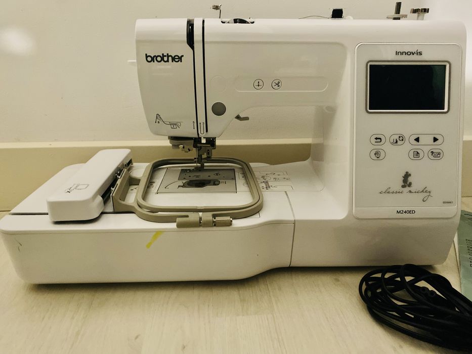 Maquina de Bordar Brother innovis M240ED