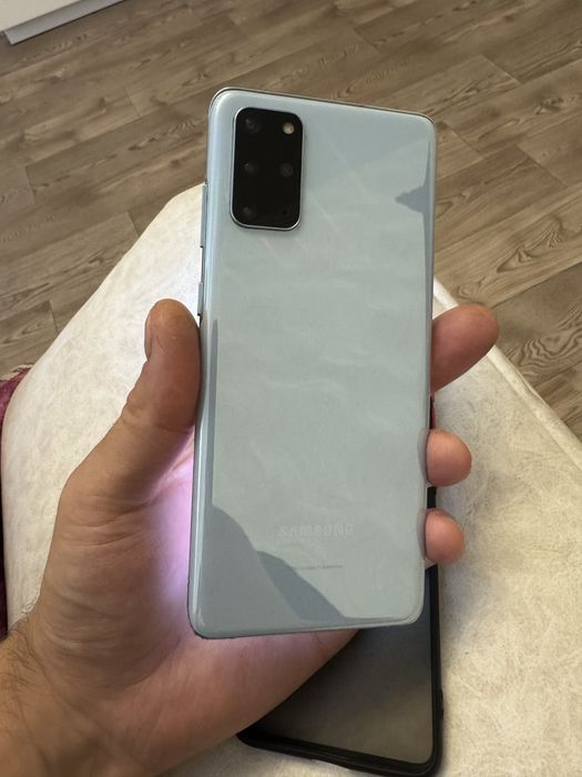 Samsung S20 plus новий