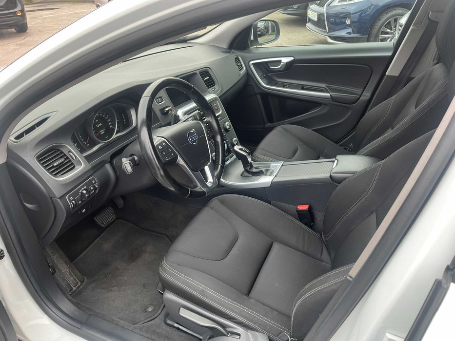 Volvo V60 (facelift) 2.0 дизель 2016 із Нідерландів