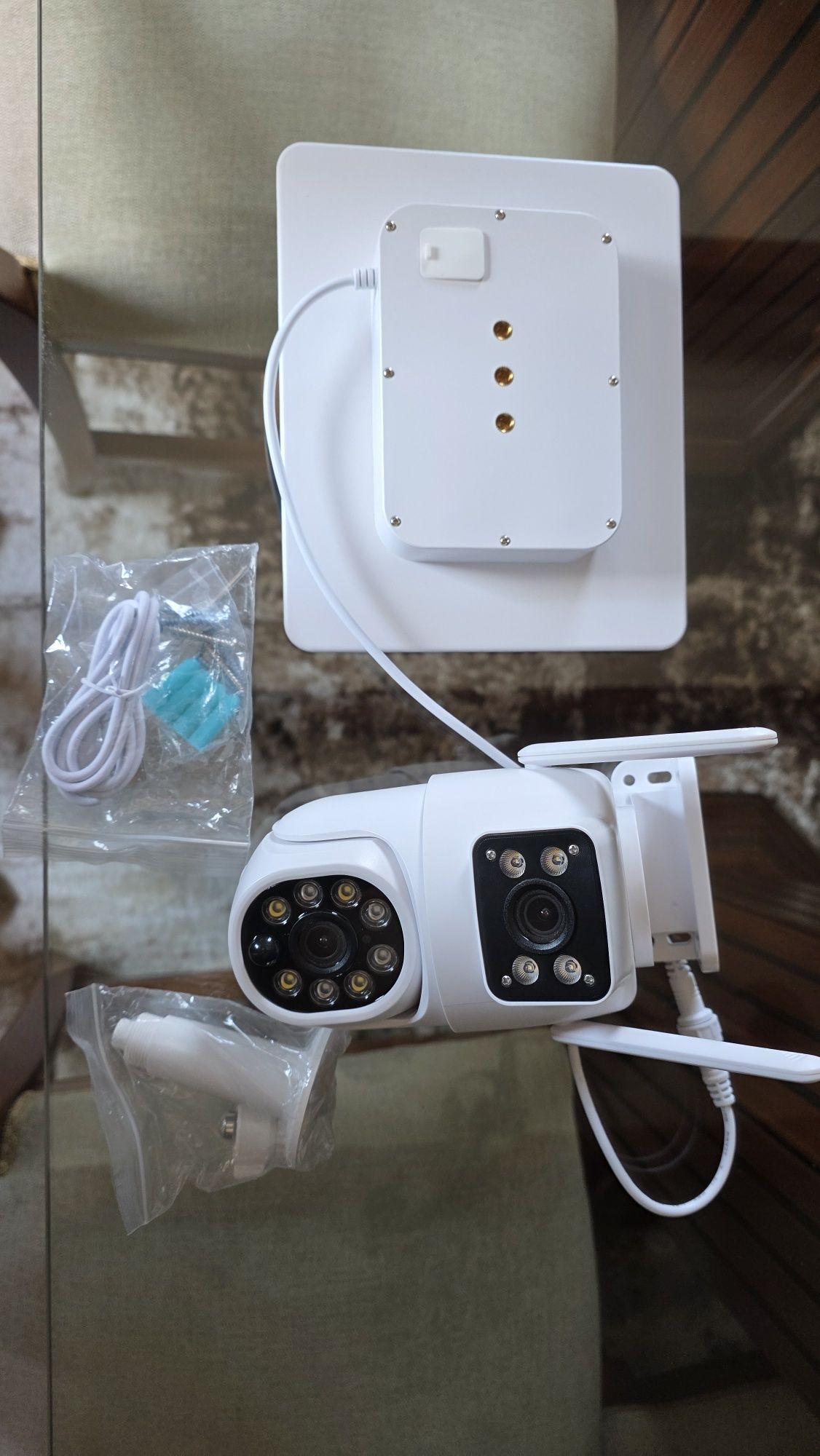 Camera de vigilância com painel solar