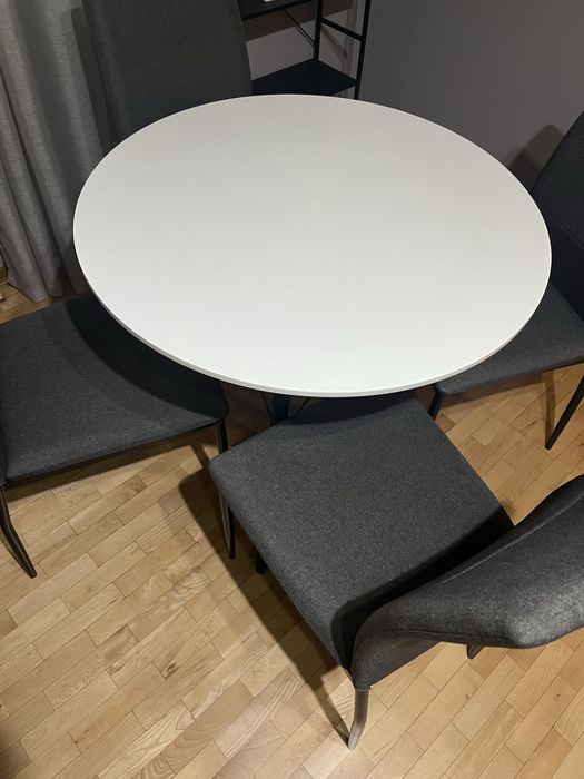 Sprzedam stol z krzeslami