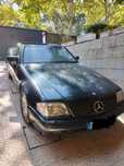 Mercedes SL 280 descapotável.