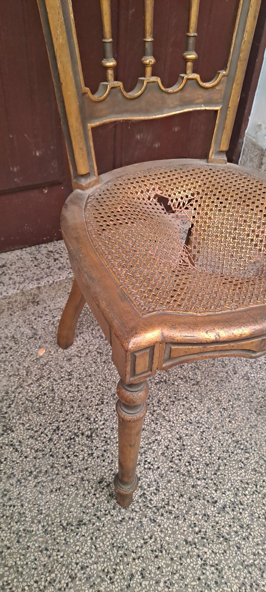 Cadeira antiga para restauro
