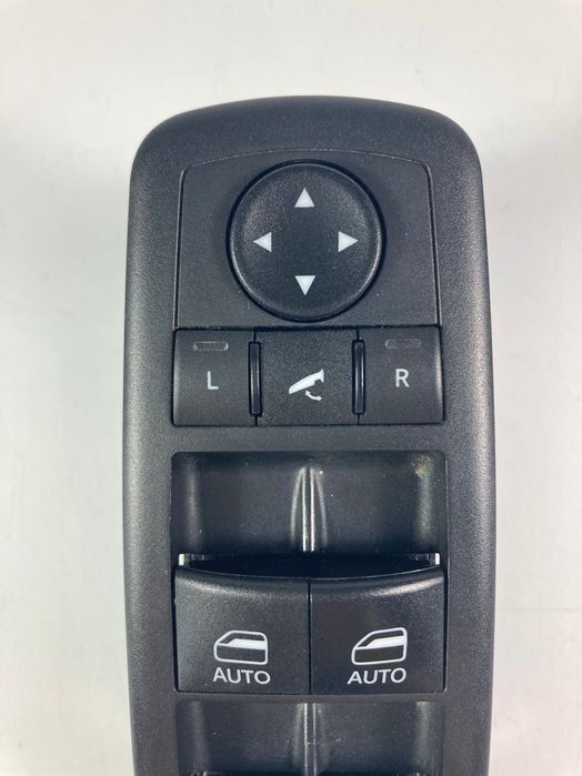 Ram 1500, 2500, 3500 przełącznik szyb lusterek lewy przód 2019-24