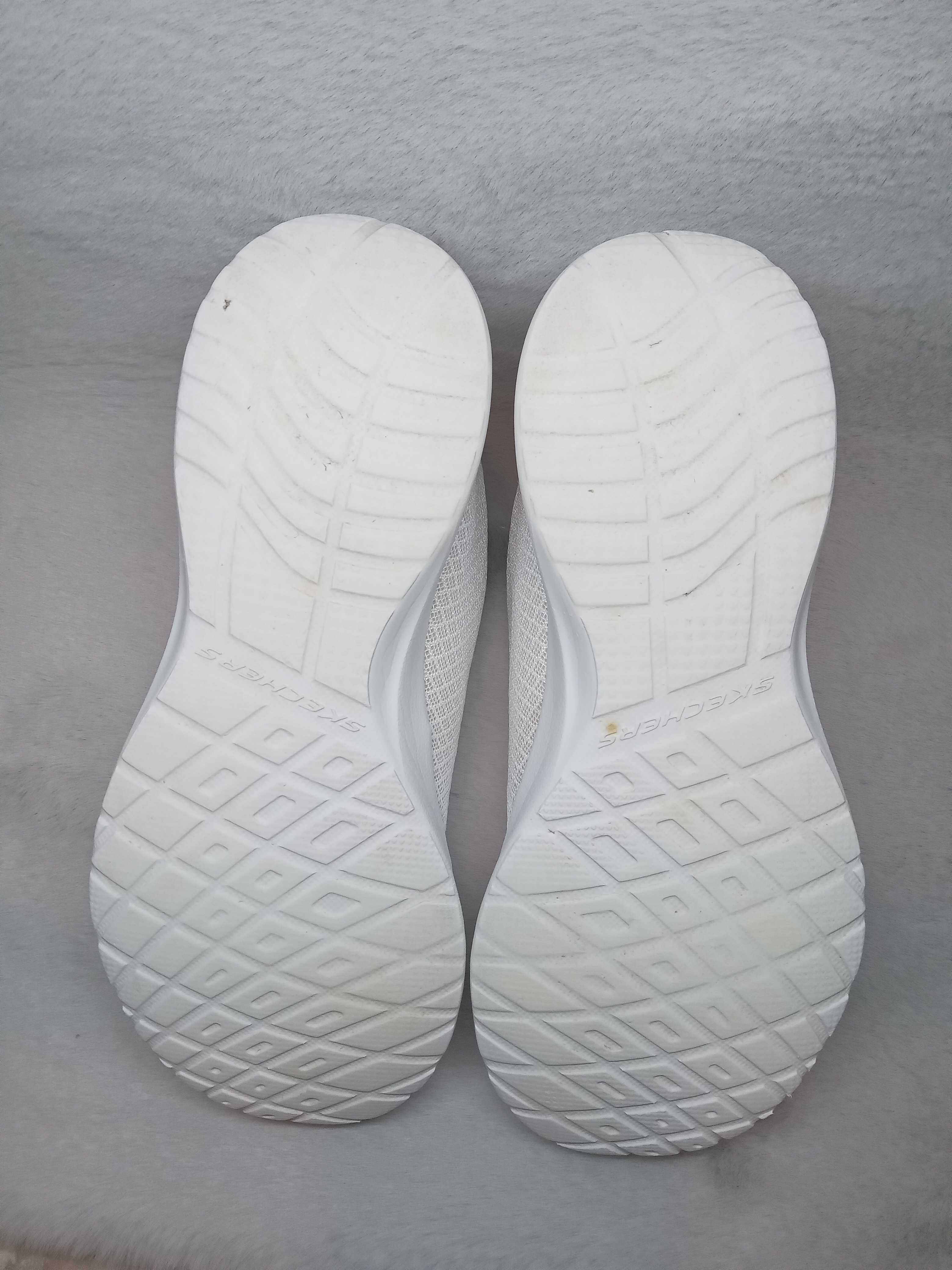 Кросівки жіночі Skechers р 38 (25см)