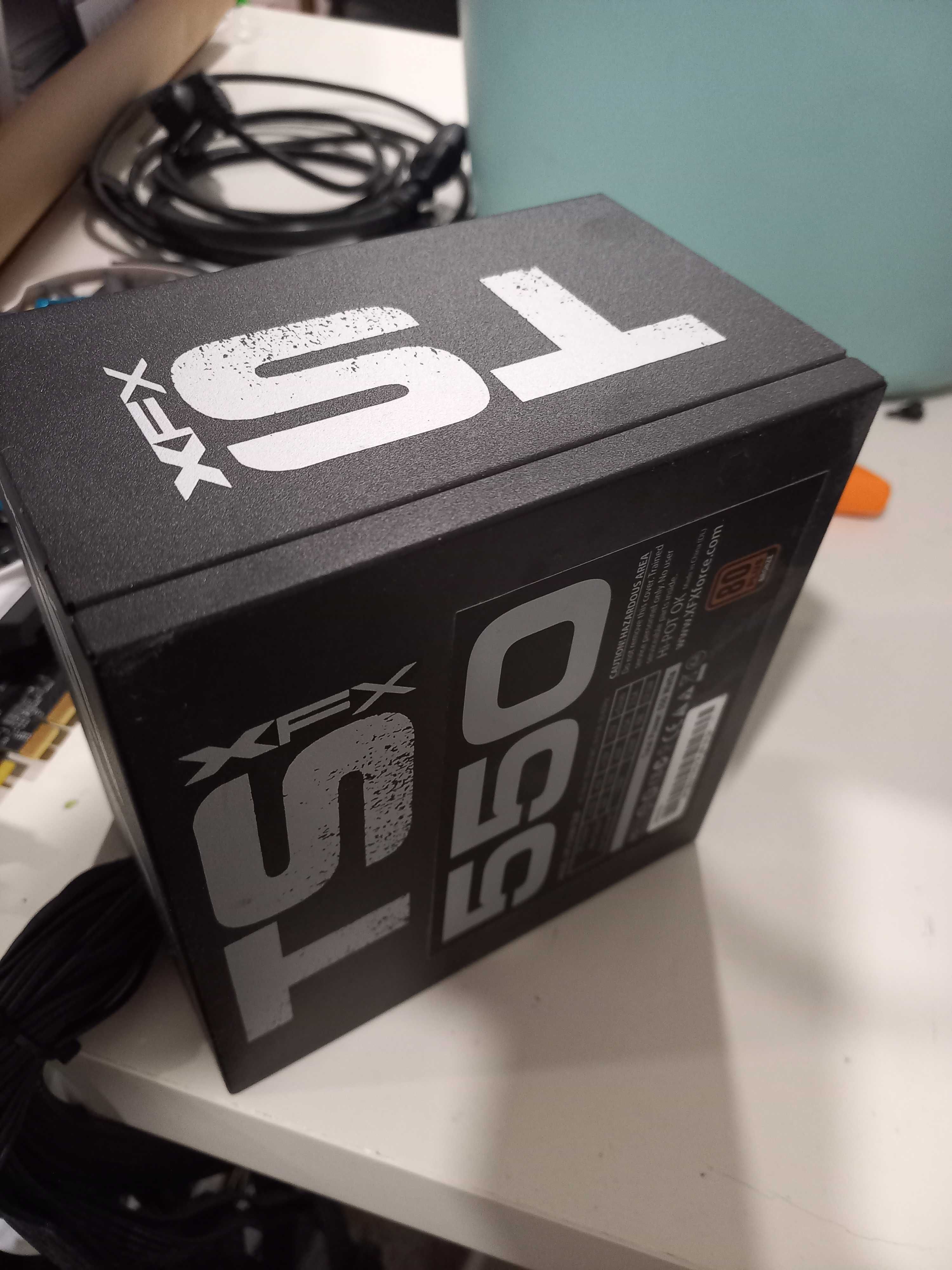 Fonte de alimentação XFX TS 550W 80 Plus